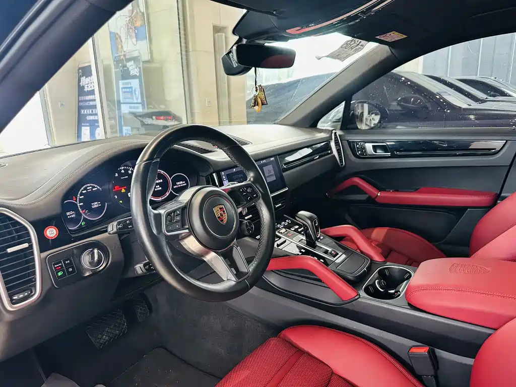 Porsche Cayenne — миниатюра 6