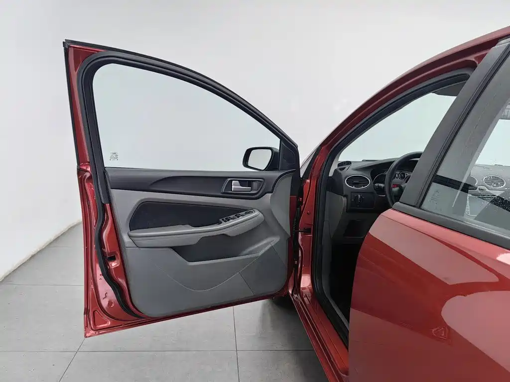 Ford Focus — миниатюра 8