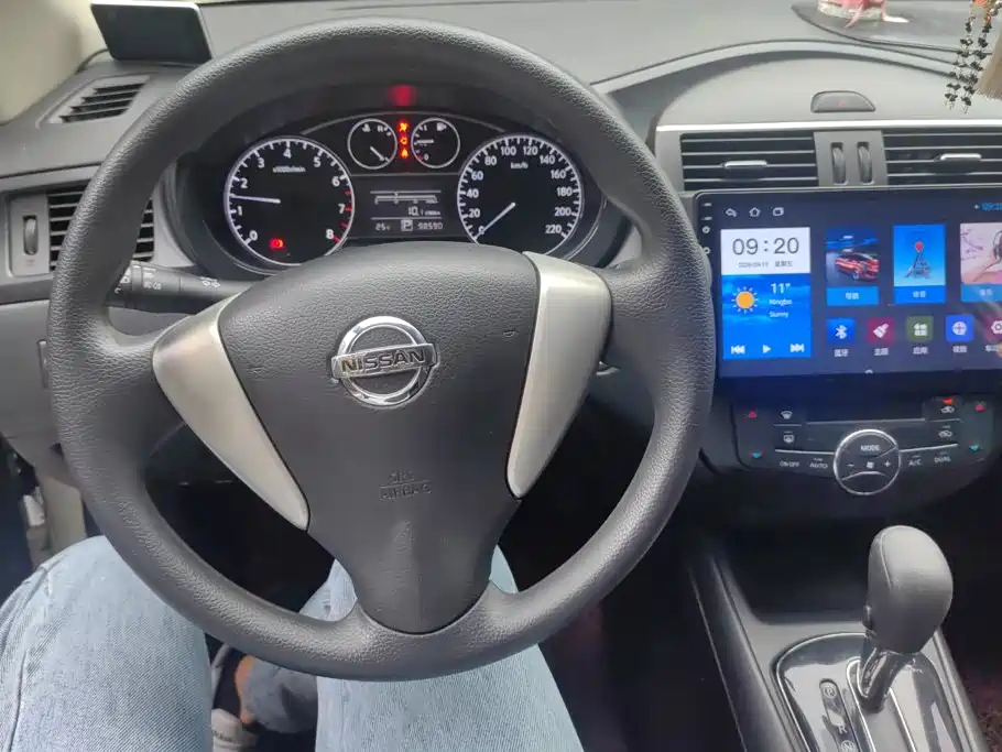 Nissan Tiida — миниатюра 12