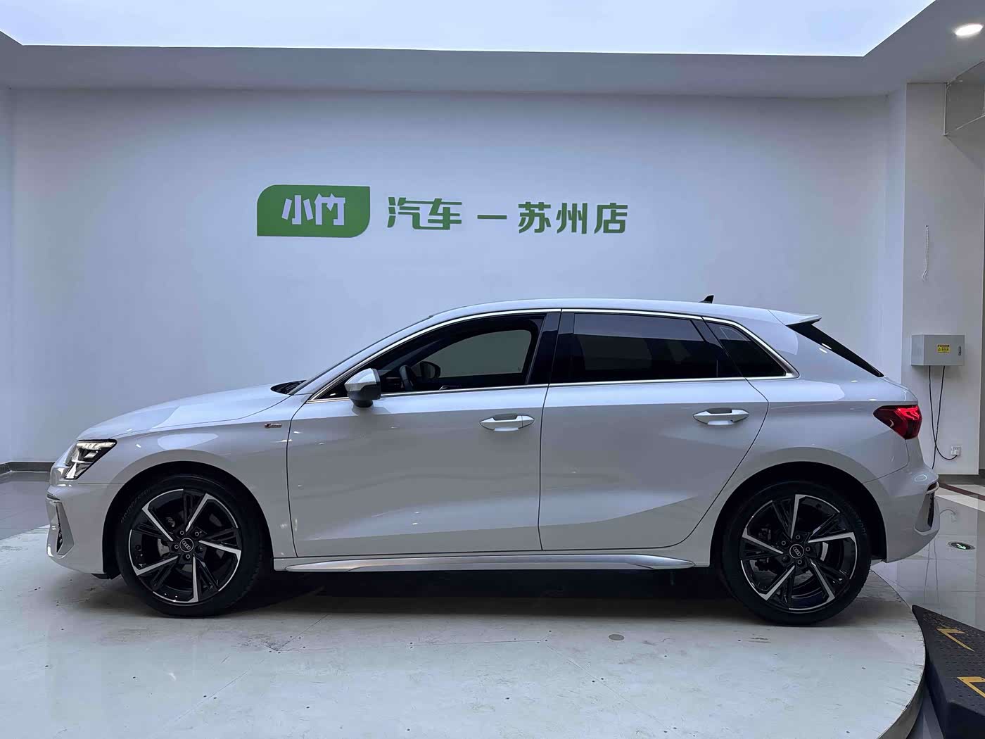 Audi A3 1.4 л 2023 г. Белый, пробег 27000 км