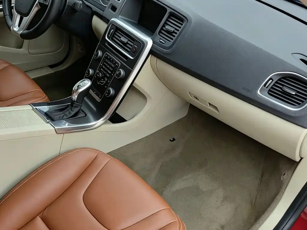 Volvo S60 (Import) — миниатюра 11