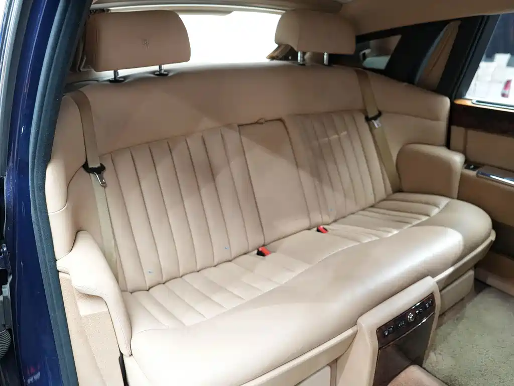 Rolls-Royce Phantom — миниатюра 14