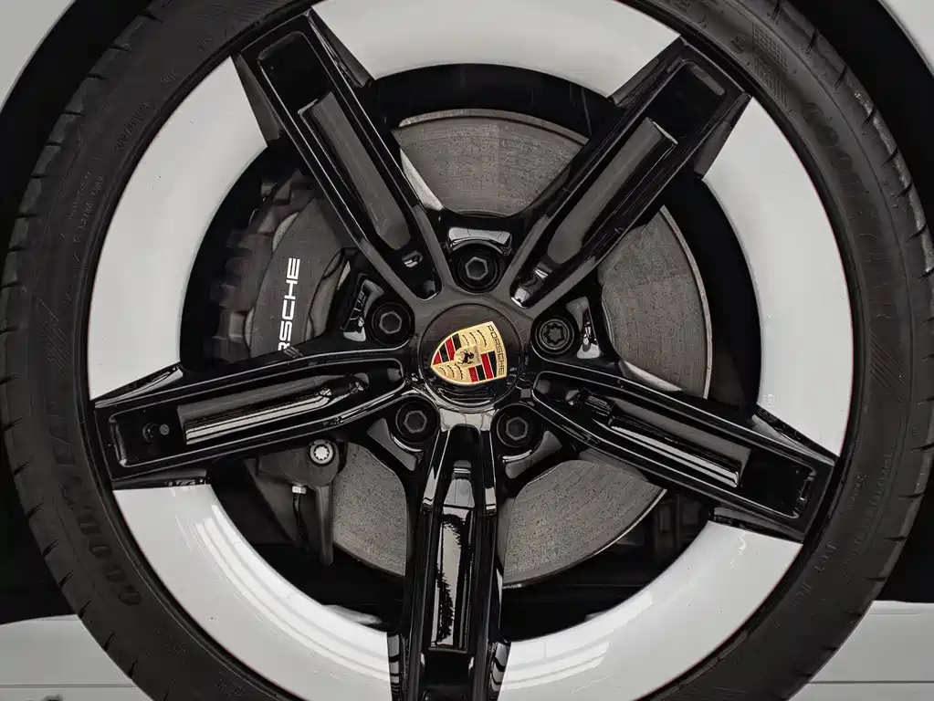 Porsche Taycan — миниатюра 9