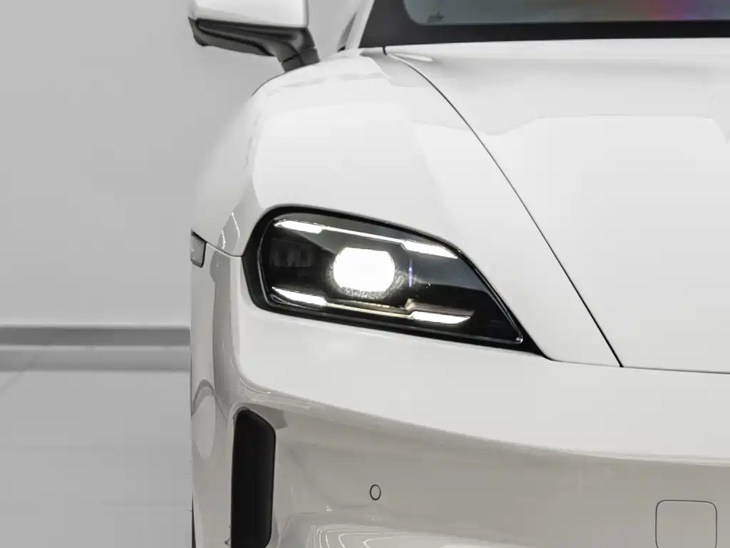Porsche Taycan — миниатюра 15