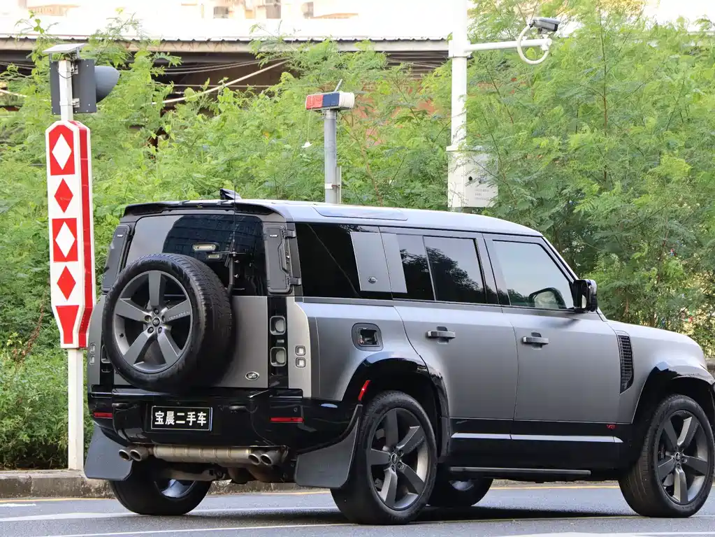 Land Rover Defender — миниатюра 6