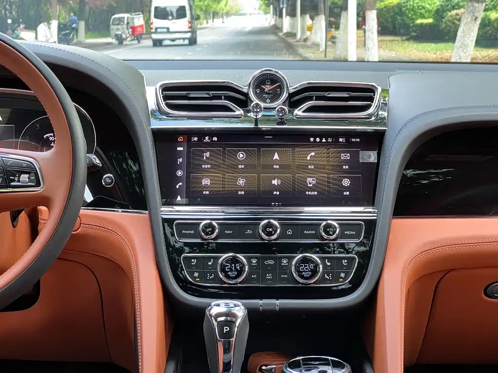 Bentley Bentayga — миниатюра 17