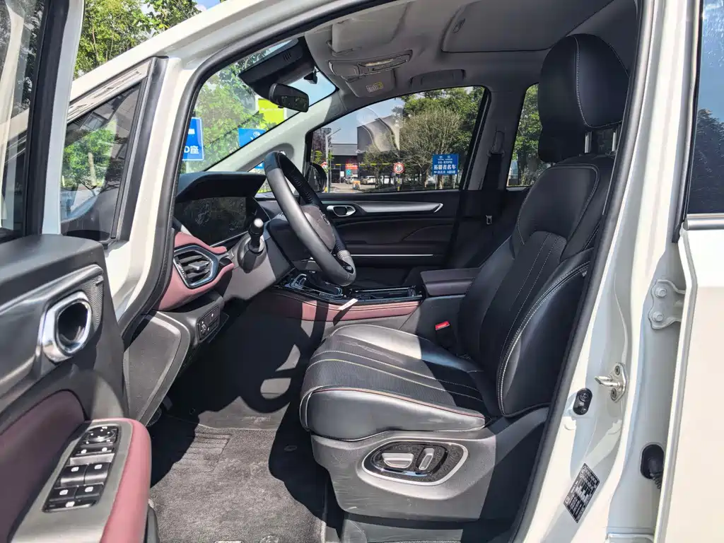 GAC Motor Trumpchi M6 — миниатюра 4