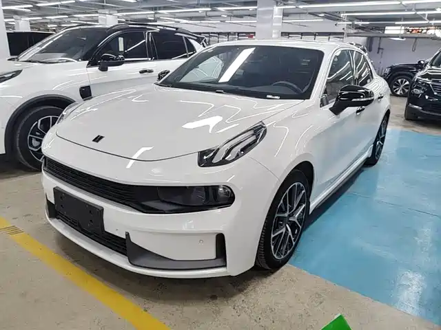 2021 Lynk & Co 03