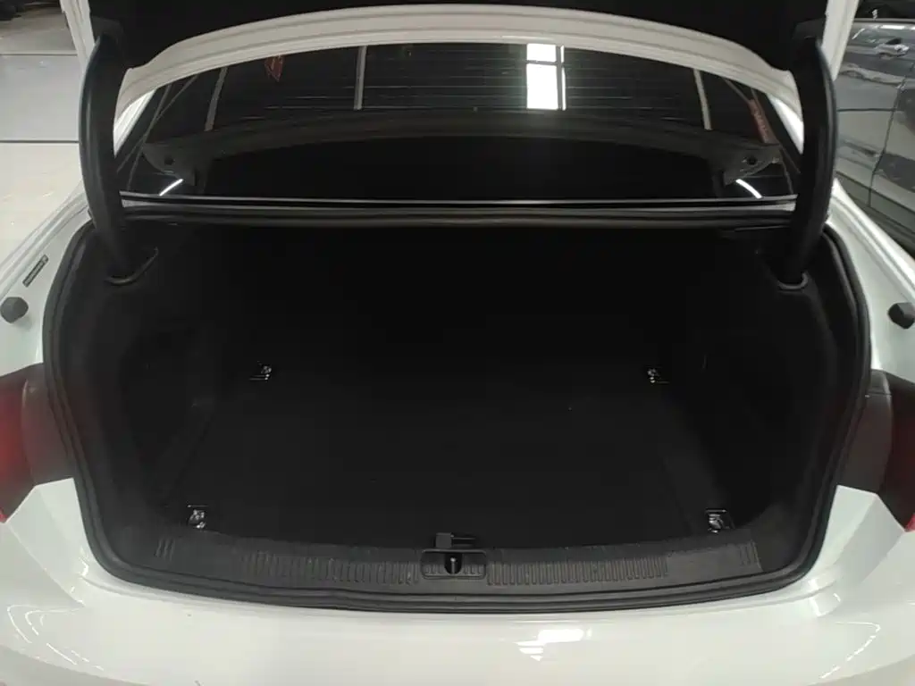 Audi A4L — миниатюра 19