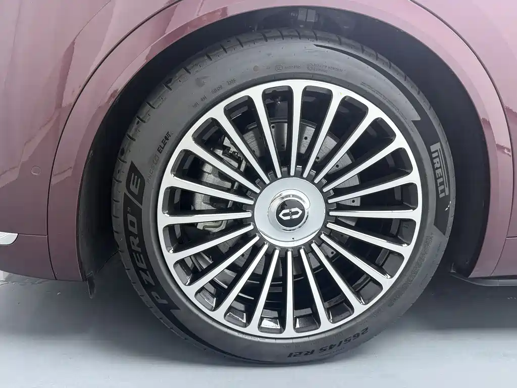 Aito M8 2025 Ultra 53.4kWh 5 мест (192 ）