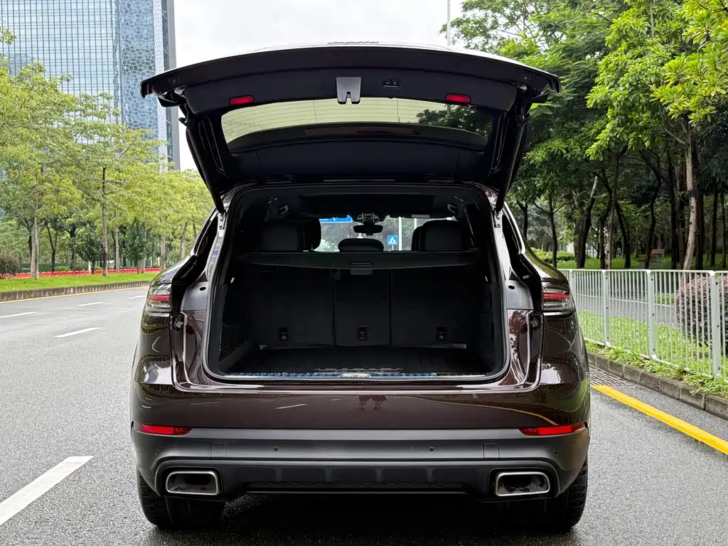 Porsche Cayenne — миниатюра 17
