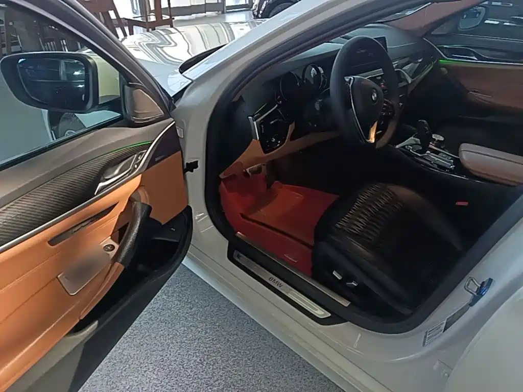 BMW 5 Series — миниатюра 16