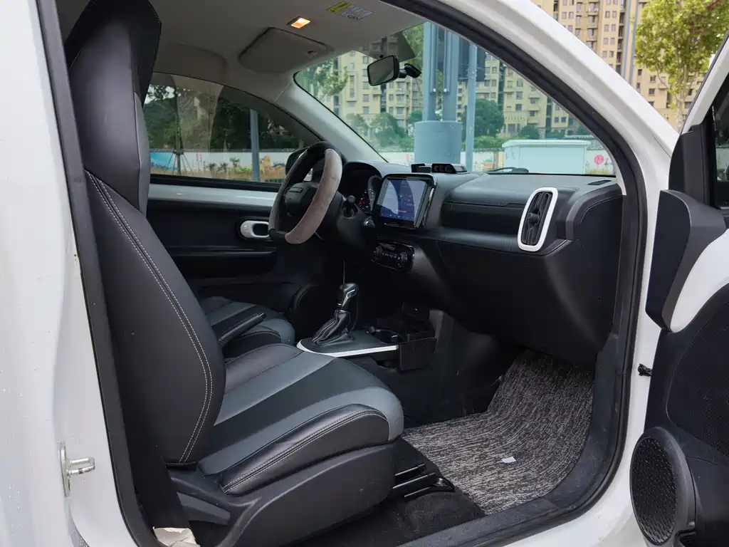 Roewe Clever — миниатюра 13