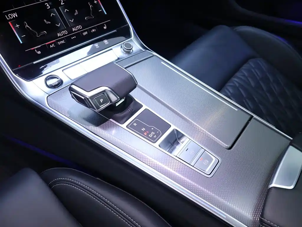 Audi A6L — миниатюра 12