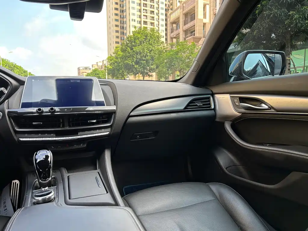 Cadillac CT5 — миниатюра 11