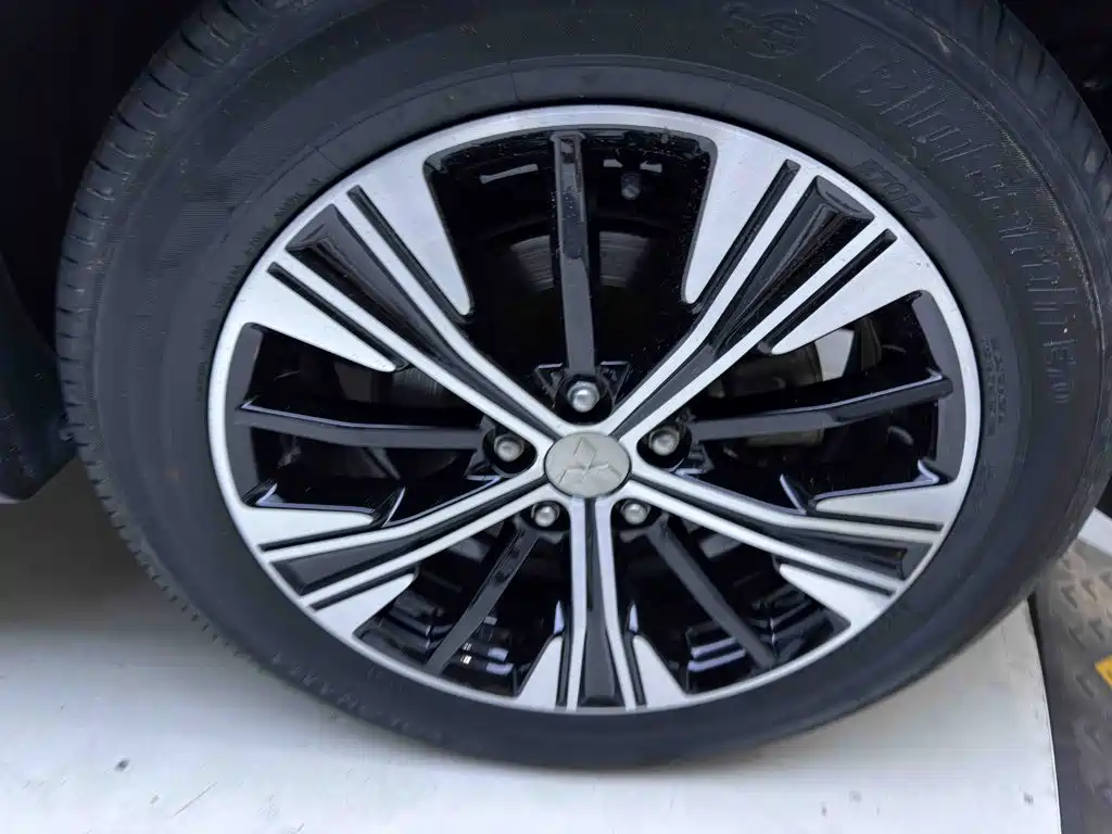 Mitsubishi Eclipse Cross — миниатюра 23