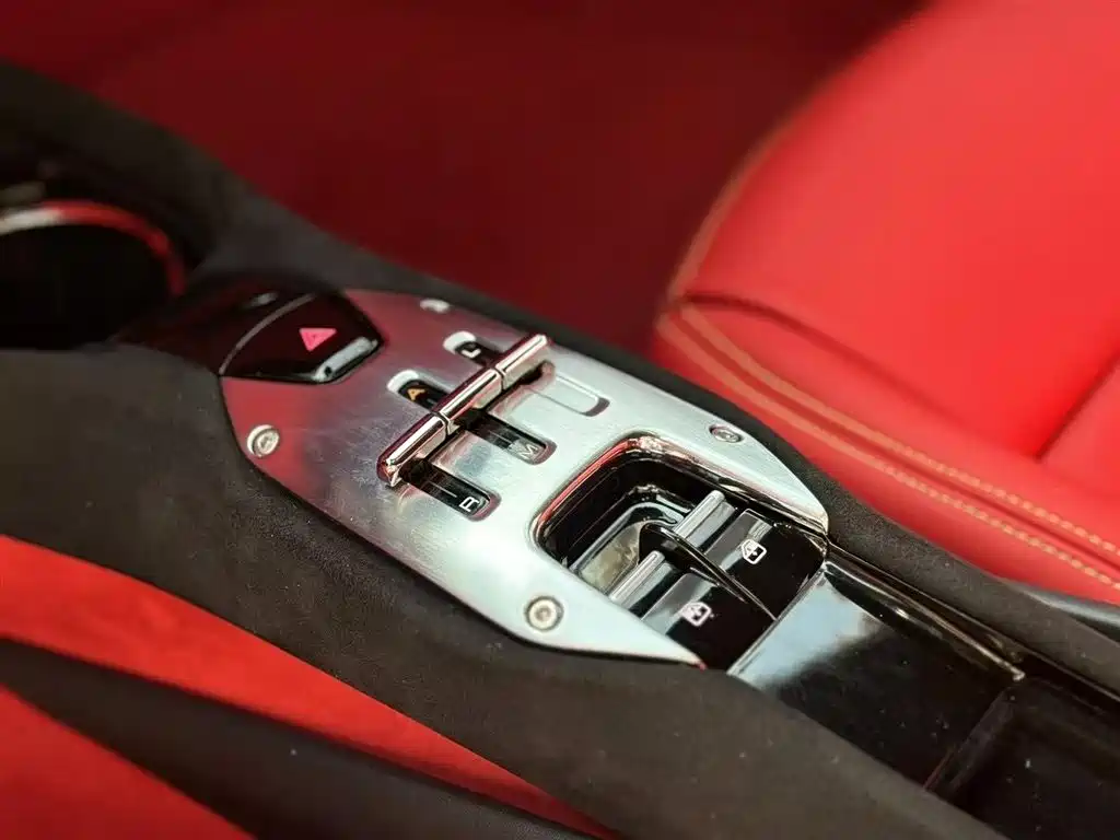 Ferrari 296 2021 3.0T V6 GTB