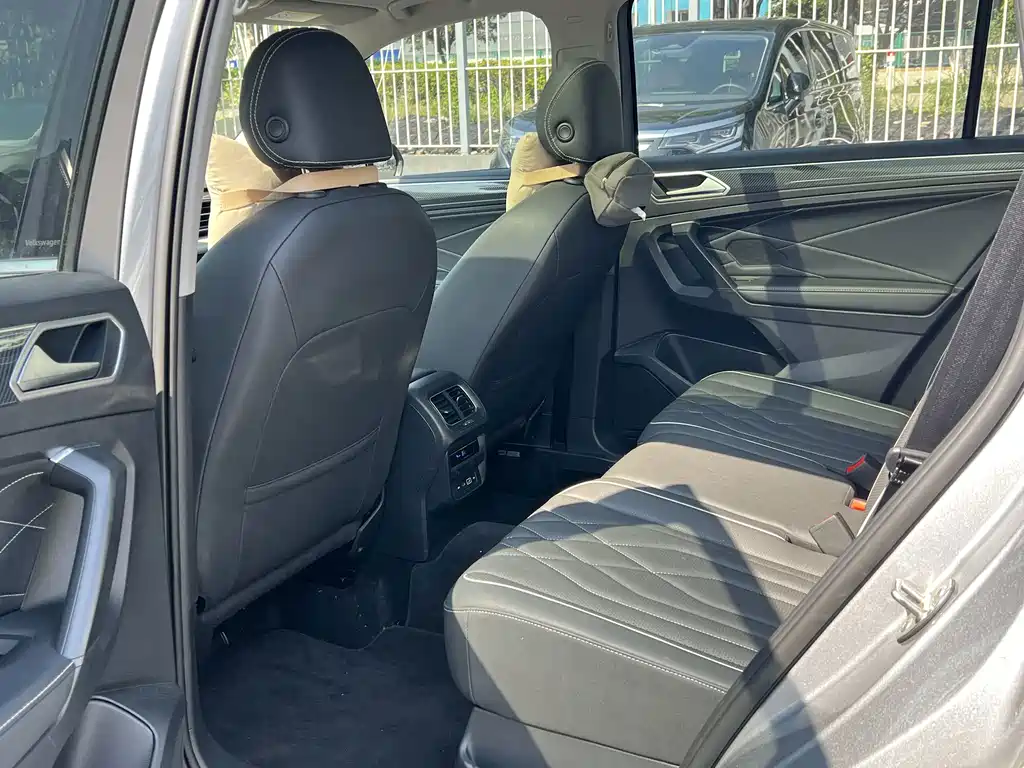 Volkswagen Tiguan L — миниатюра 7