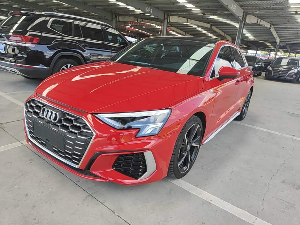 Audi A3 1.4 л 2022 г. красный/фиолетовый, пробег 31700 км