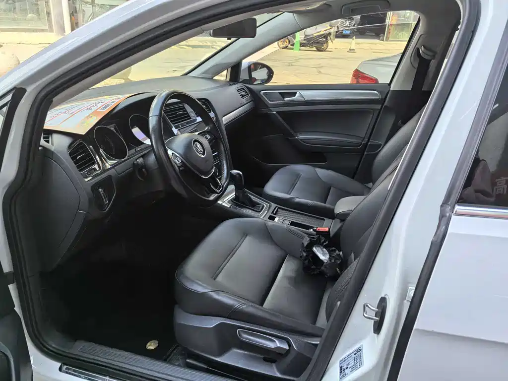 Volkswagen Golf 2018 1.6L AT Comfort