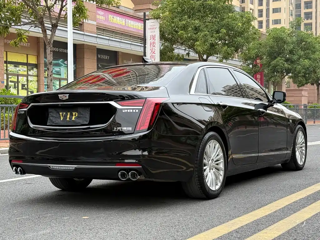 CADILLAC CT6
