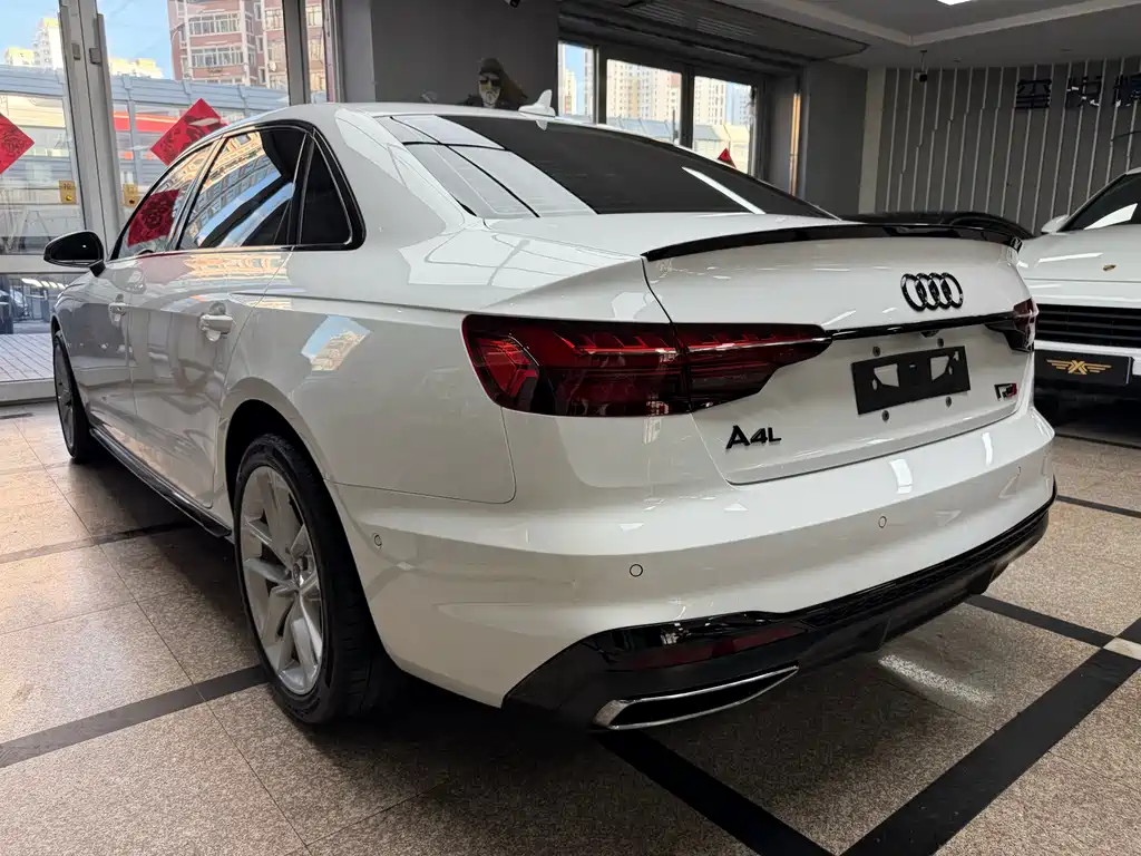 Audi A4L 2023 40 TFSI Luxury