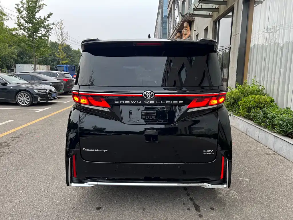 Toyota Vellfire — миниатюра 8