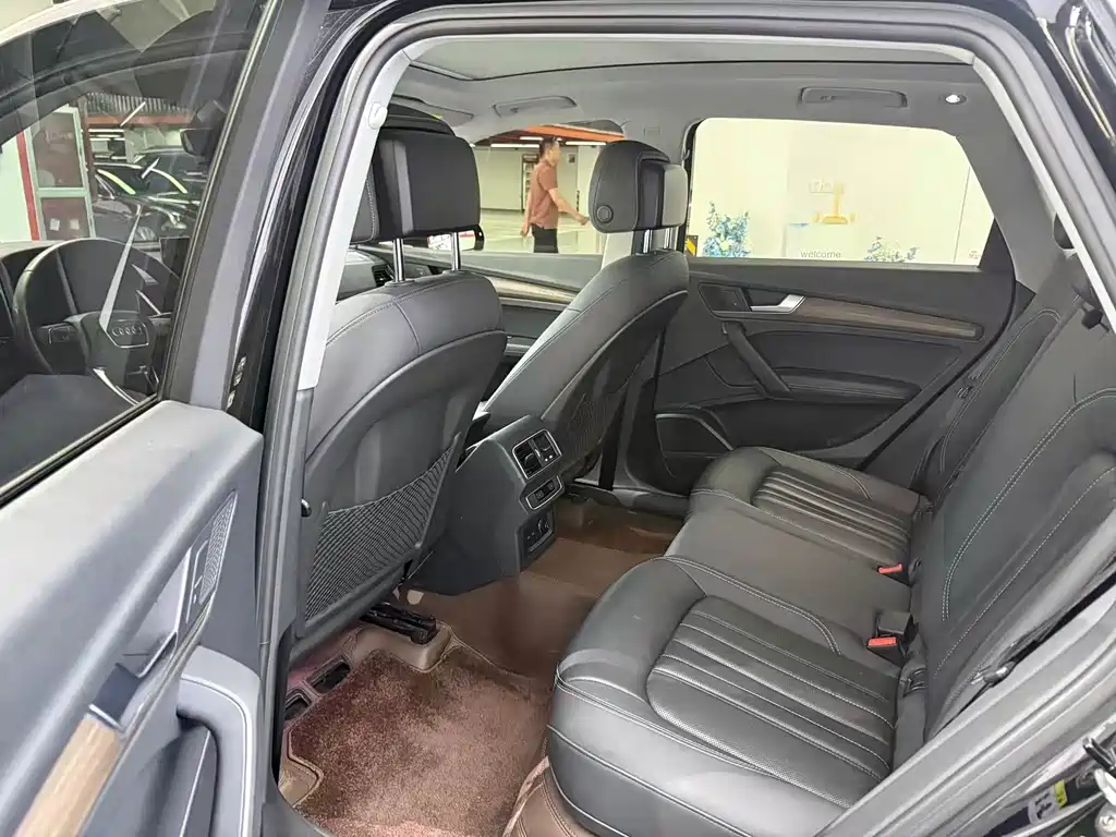 Audi Q5L — миниатюра 9