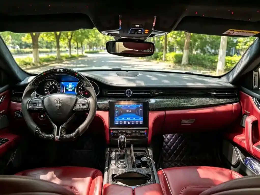 Maserati Quattroporte — миниатюра 7