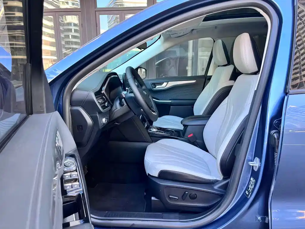 Ford Escape New Energy — миниатюра 7