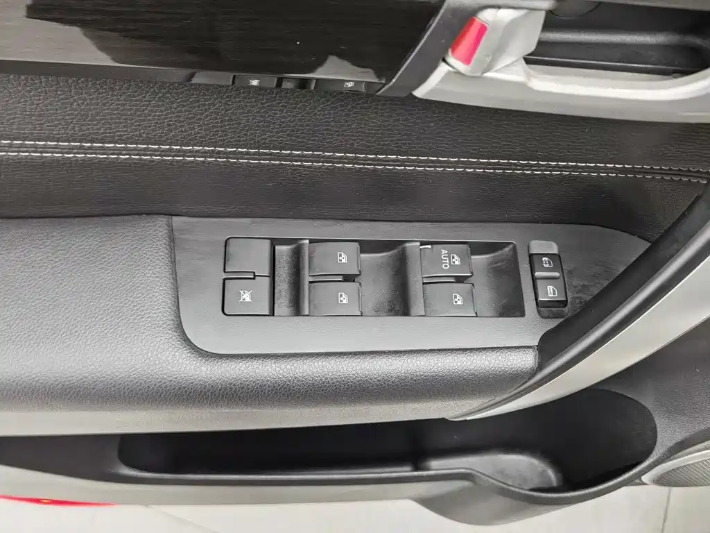 Chevrolet Captiva — миниатюра 9