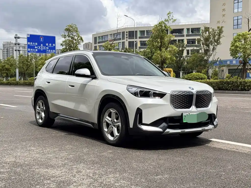 BMW iX1 — миниатюра 3