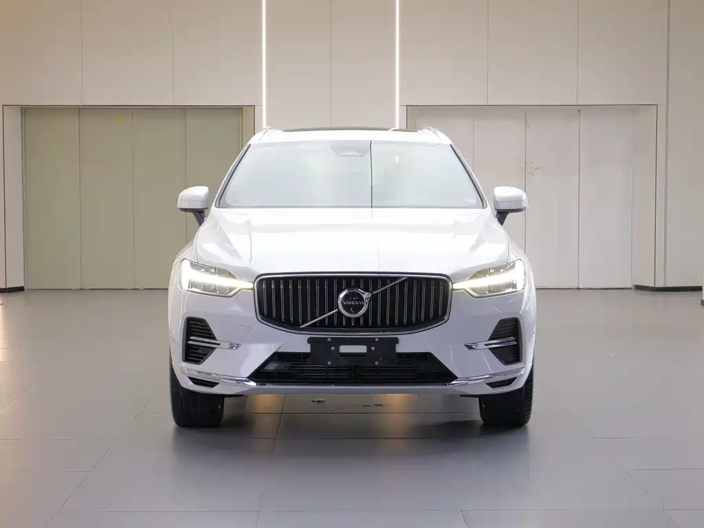 Volvo XC60 PHEV — миниатюра 2