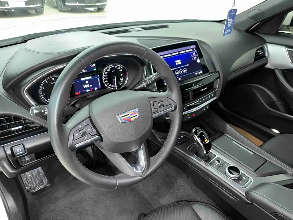 Cadillac CT5 — миниатюра 6