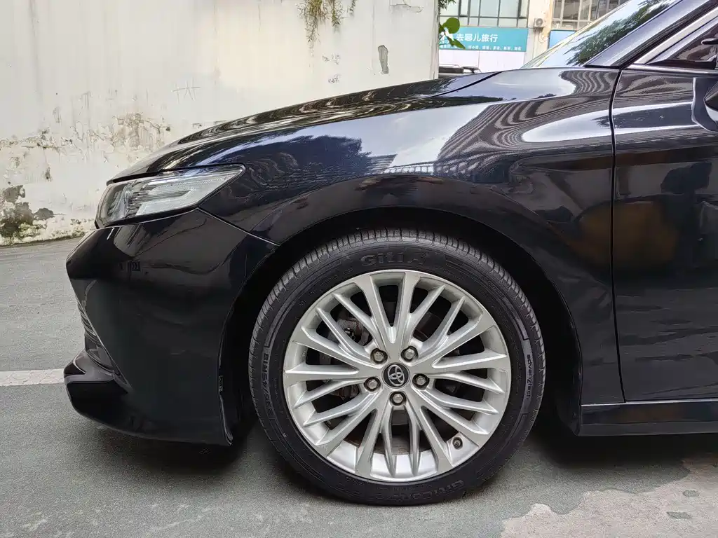 Toyota Camry — миниатюра 13