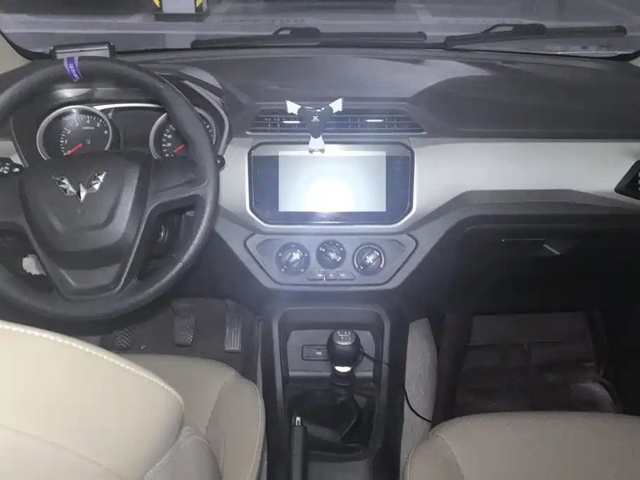 Wuling Hongguang — миниатюра 12