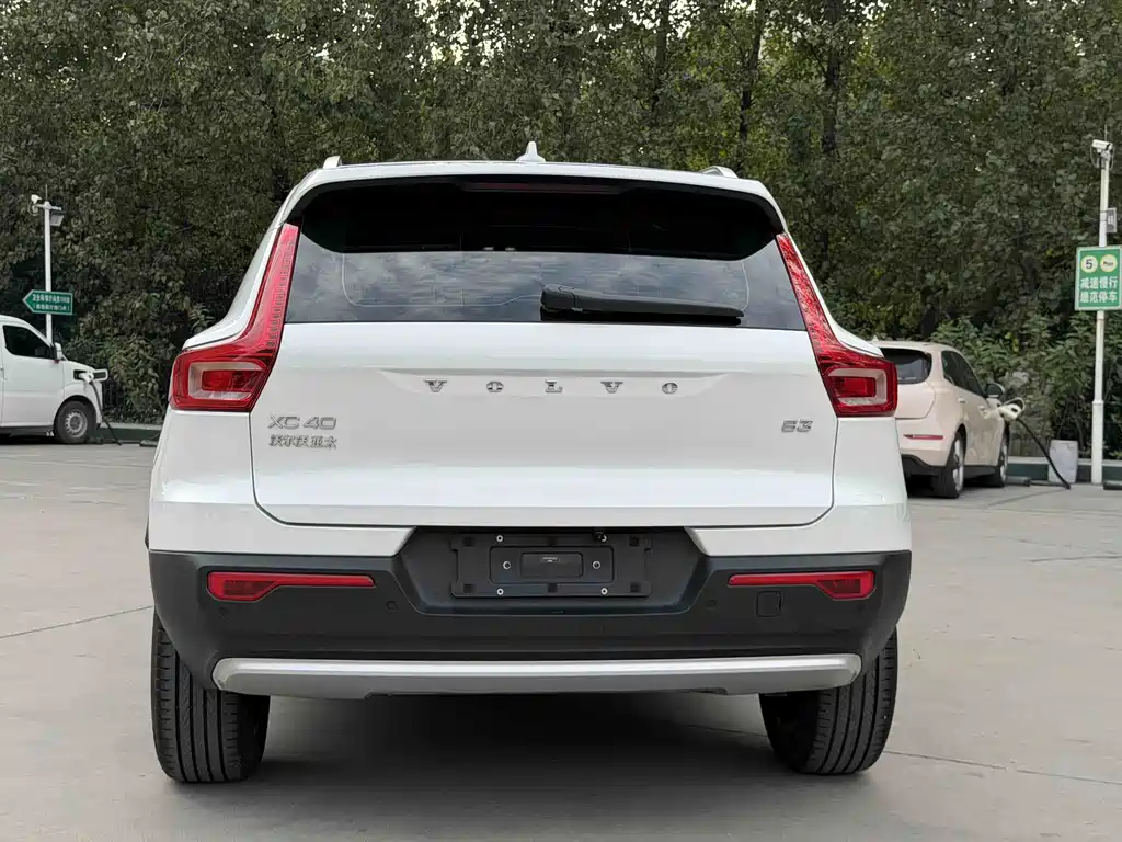 Volvo XC40 — миниатюра 5