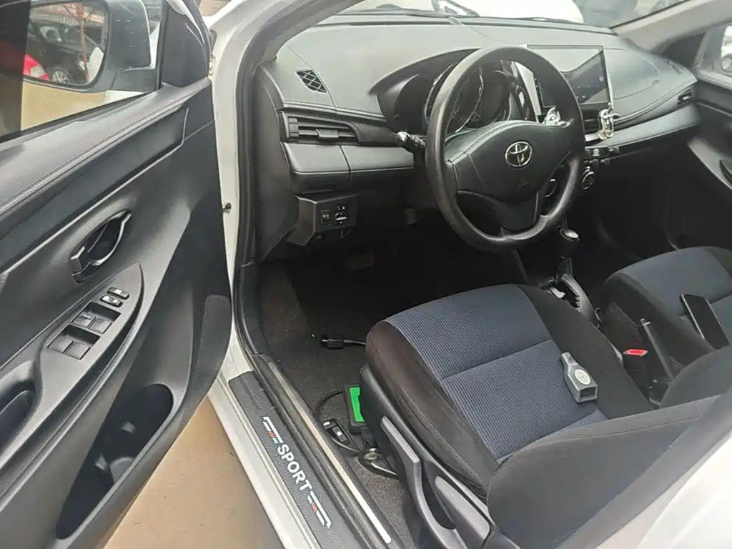 Toyota Yaris L — миниатюра 16