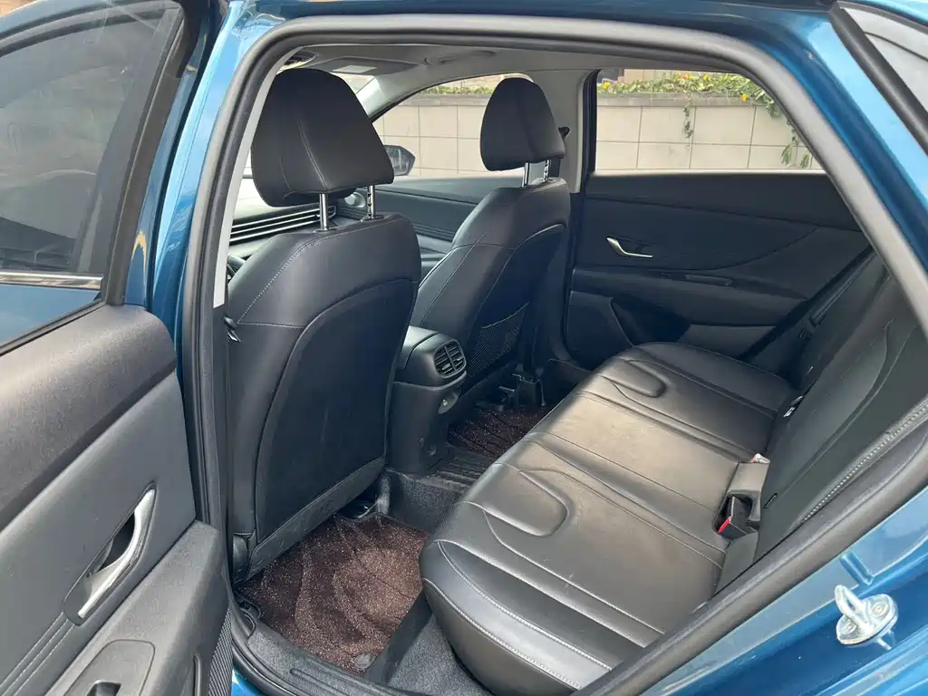 Hyundai Elantra — миниатюра 5
