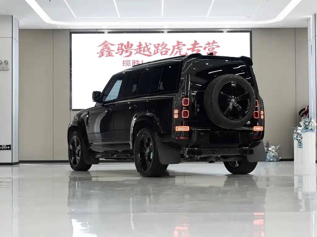 Land Rover Land Rover Defender 2025 110 3.0T P400 X-Dynamic HSE