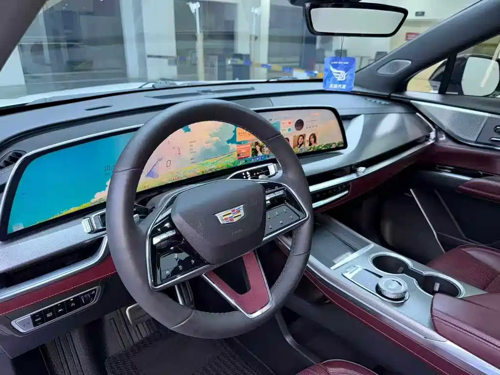 Cadillac XT5 — миниатюра 7
