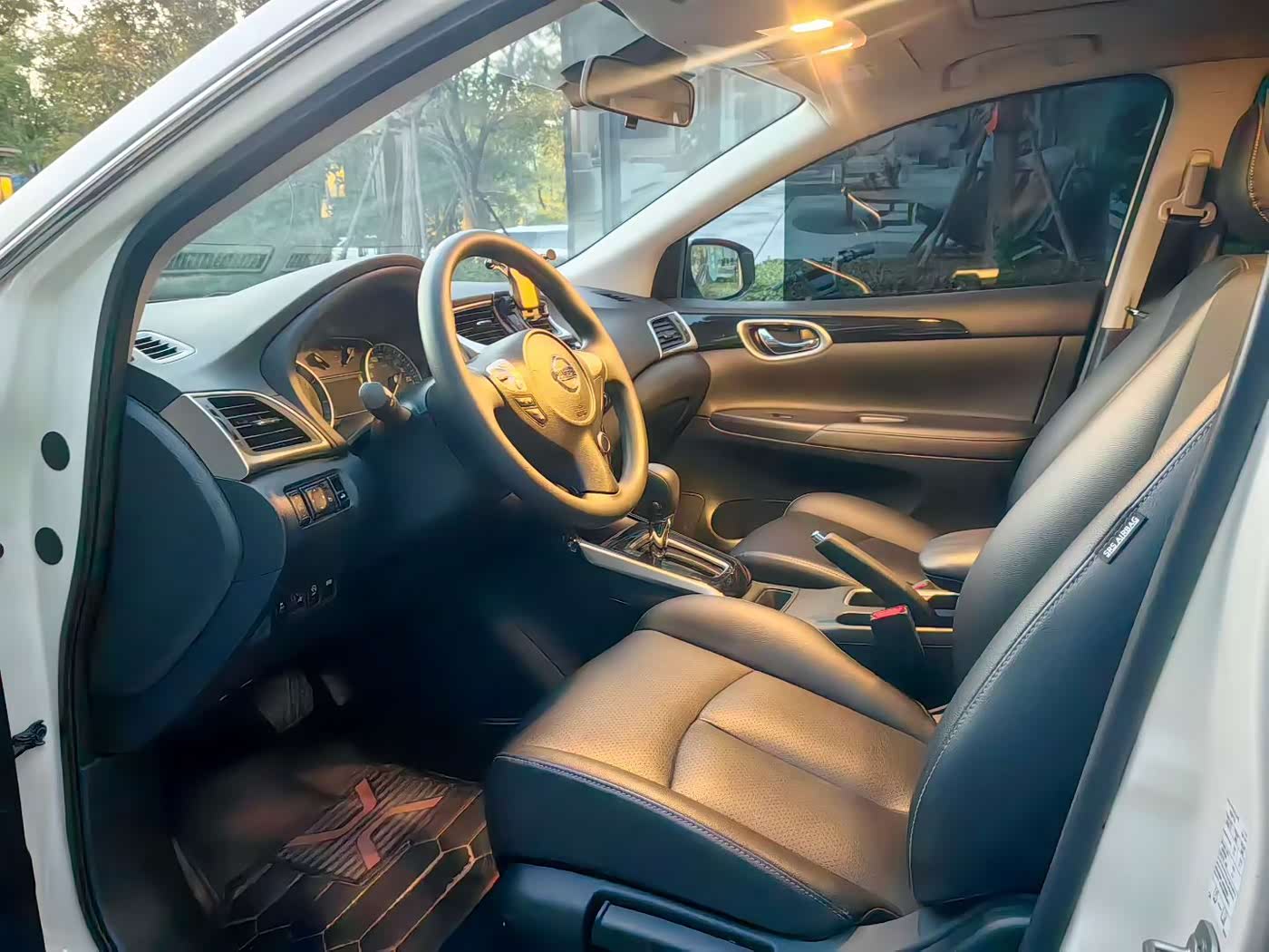 Nissan Sylphy 1.6 л 2022 г. Белый, пробег 30000 км