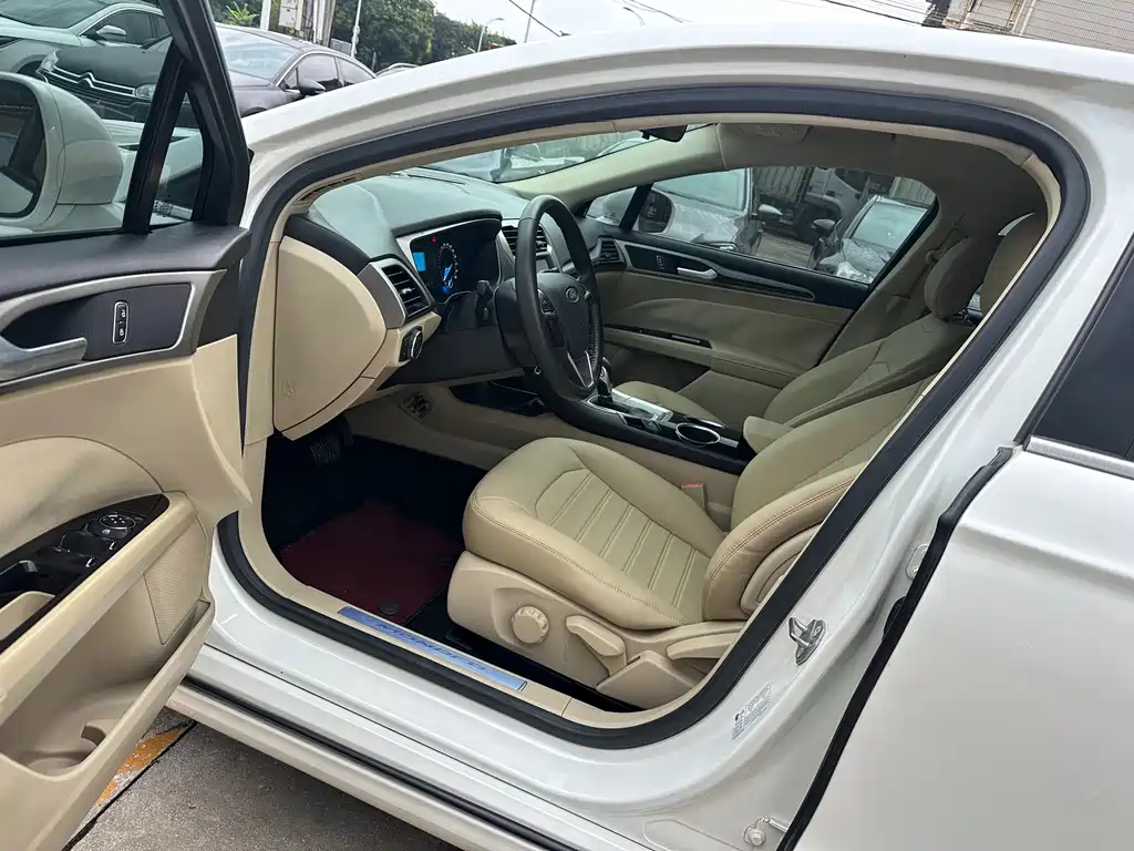 Ford Mondeo — миниатюра 7
