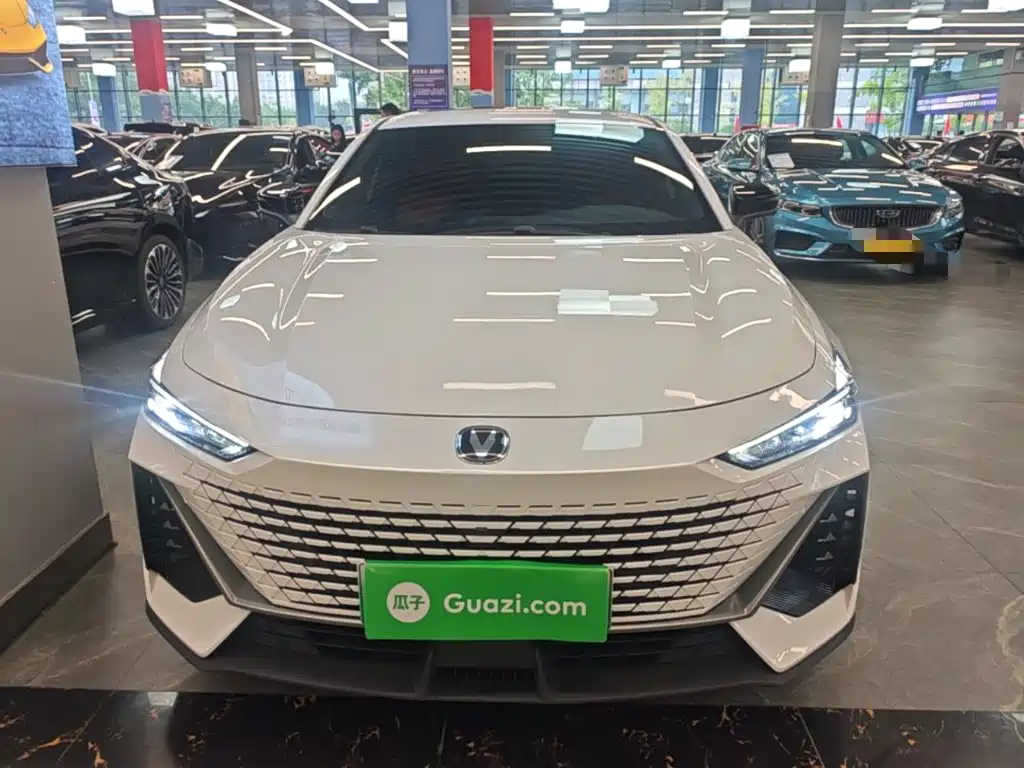 Changan UNI-V iDD — миниатюра 3