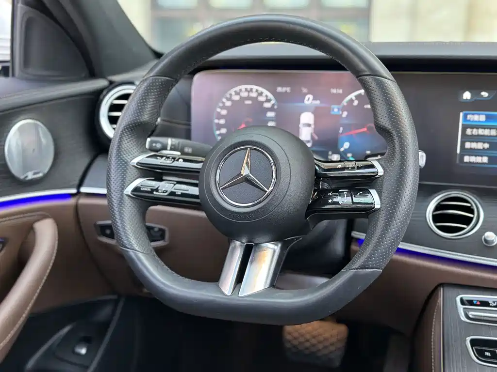 Mercedes-Benz E-Class — миниатюра 19
