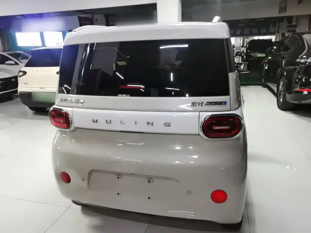 Wuling MINIEV — миниатюра 6