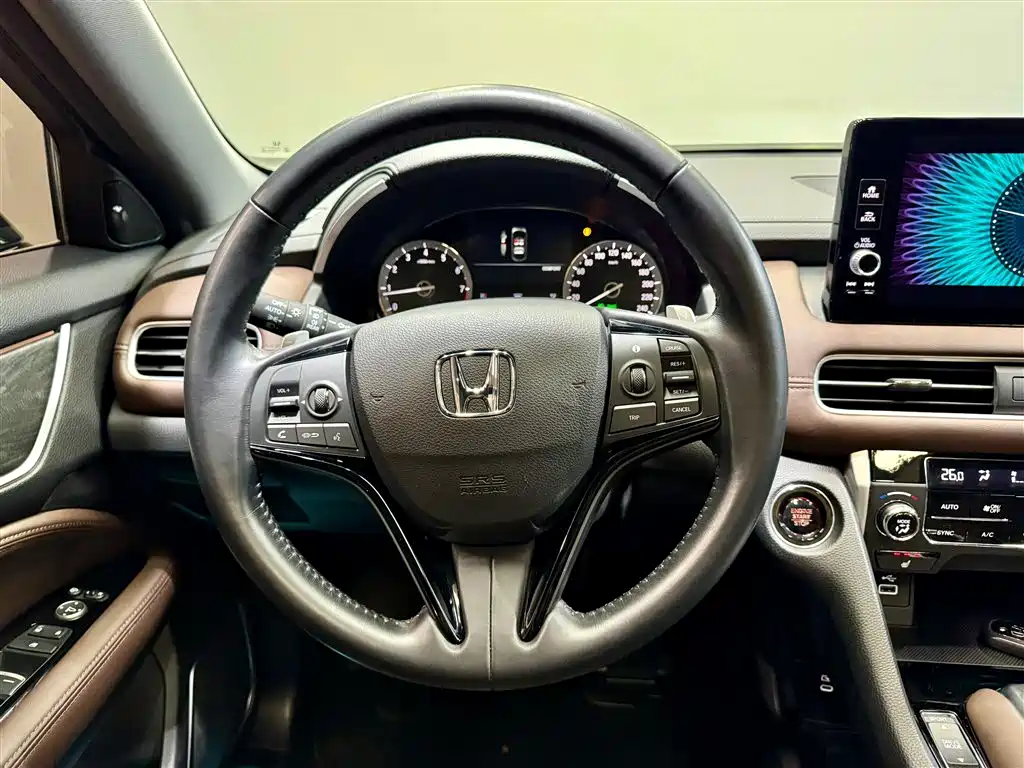 HONDA UR V