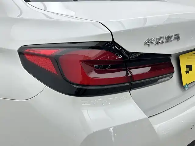 BMW 5 Series — миниатюра 19