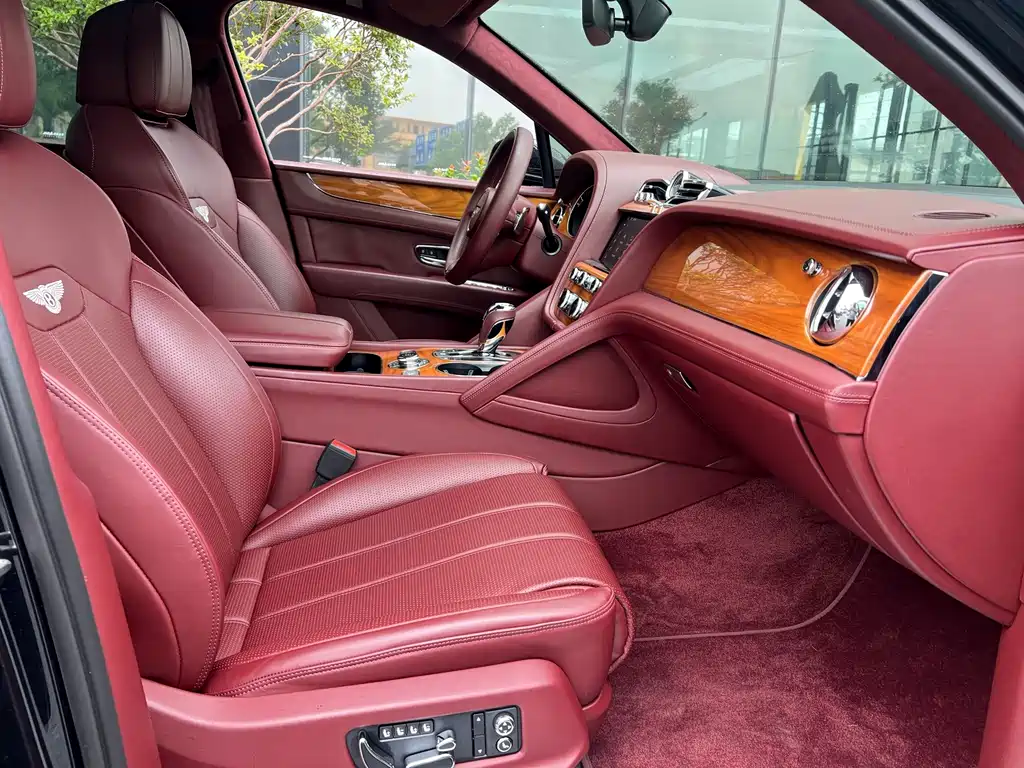 Bentley Bentayga — миниатюра 9