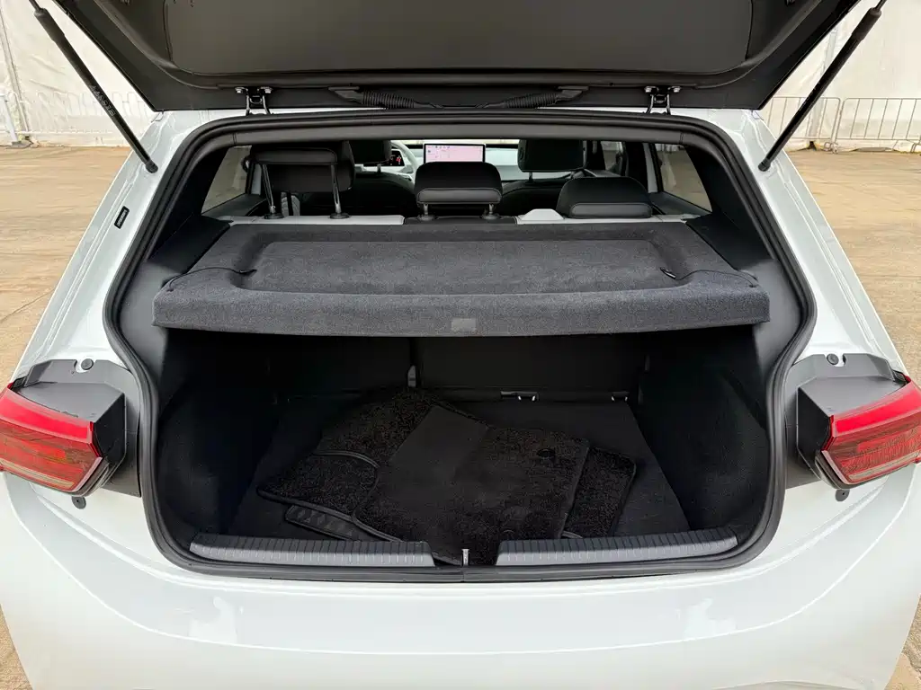 Volkswagen ID.3 — миниатюра 8